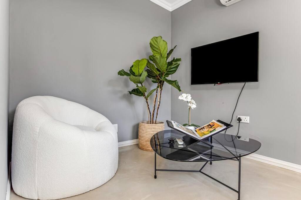 Apartment Point Gem *